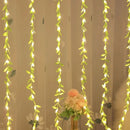 Cortina de Luzes Natalinas com Folhas – Encanto e Magia em Cada Detalhe